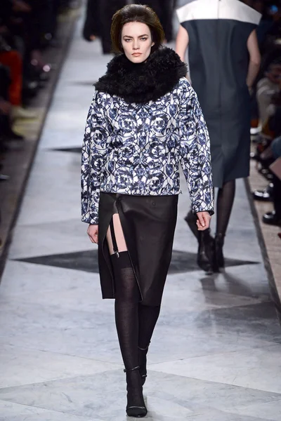 Look 25
